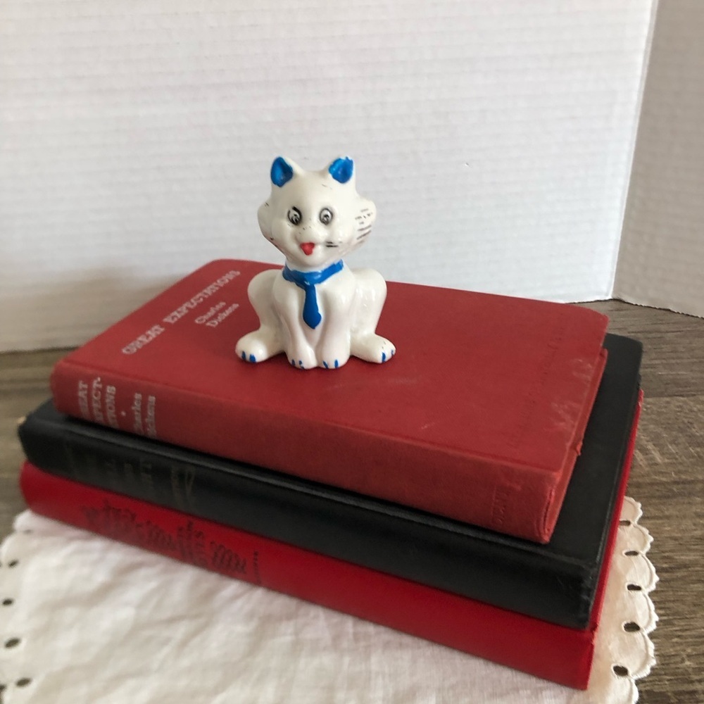 Vtg Porcelain Anthropomorphic Cat Figurine